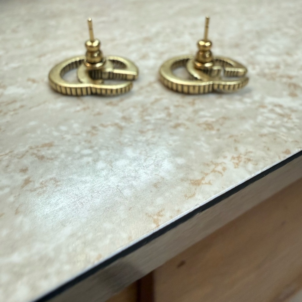GUCCI Vintage Gold GG Monogram  Earrings - Picture 4 of 5
